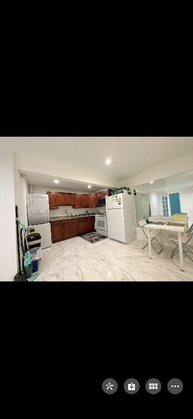 Building Photo - 5706 Regal Crest Ct