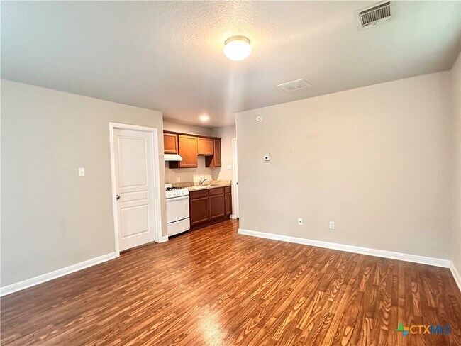 Building Photo - 264 Trestle Tree