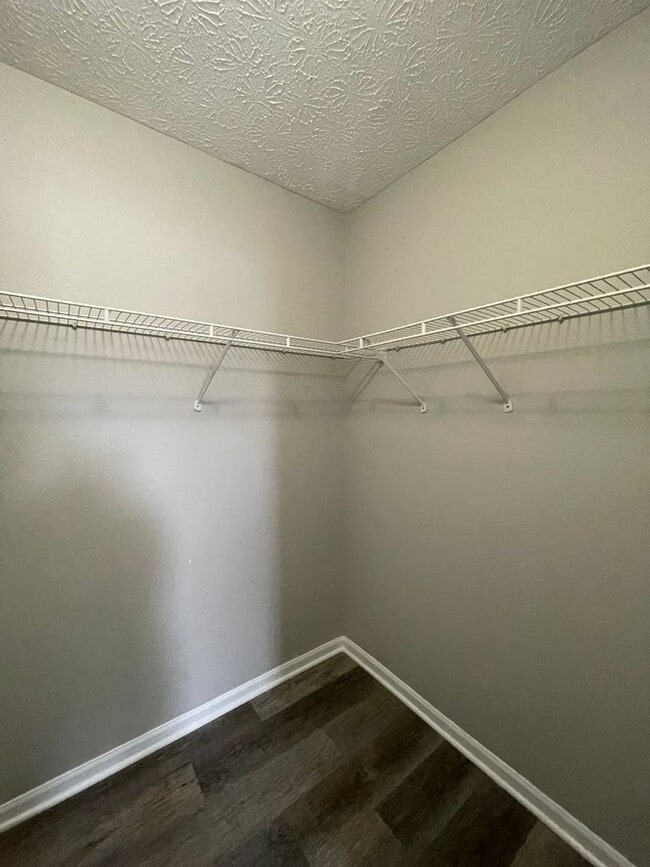 Building Photo - 3 Bedroom Single Family Home - Burnett Creek School District