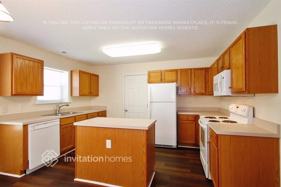 Building Photo - 3752 Cashew Dr