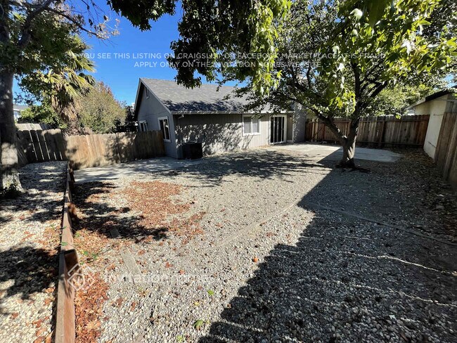 Building Photo - 259 Azores Ct