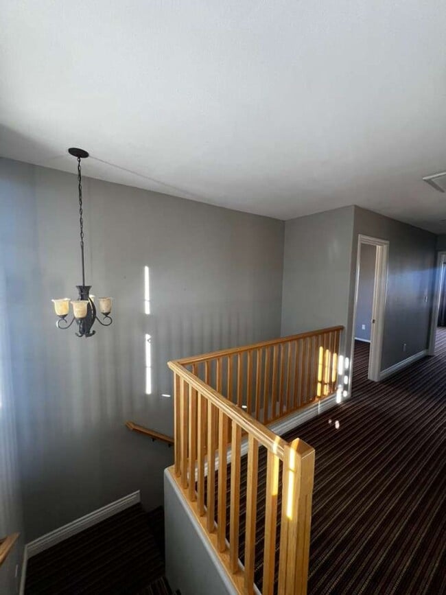 Building Photo - Must see 2 story 4 bed/3 bath home in the heart of SUMMERLIN