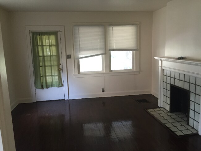 Building Photo - 57 W Lakeview Ave