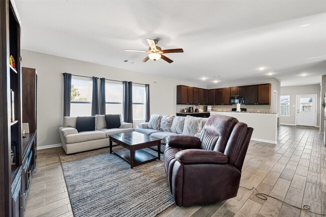 Building Photo - 2422 Agassiz Dr