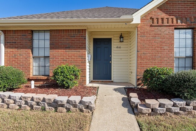 Building Photo - Prattville Rental available now!