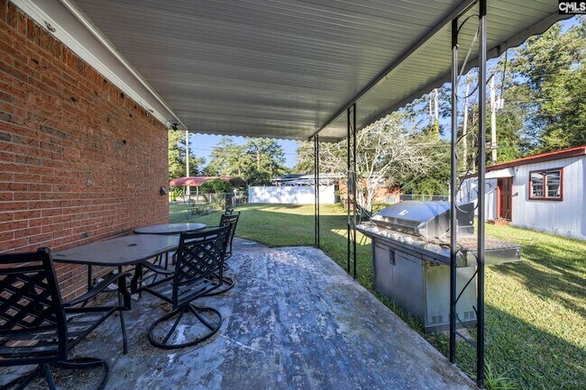 Building Photo - 1709 Woodfield Dr