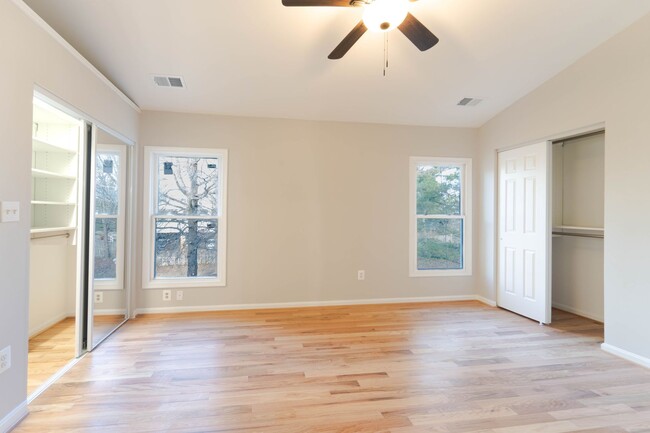 Building Photo - 1553 Templeton Pl