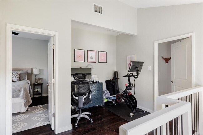 Building Photo - 2412 Wilson St