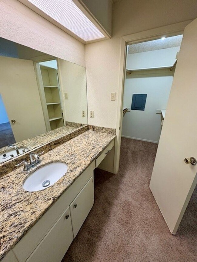 Building Photo - 204-206 Zuni