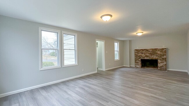 Building Photo - 17 Pearl St