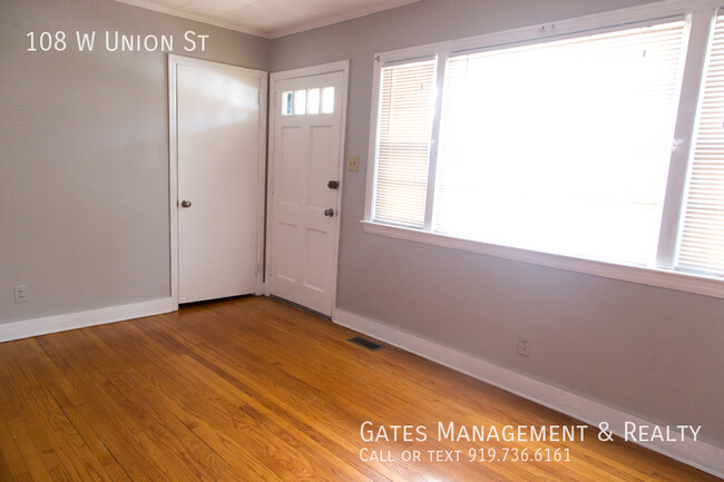 Building Photo - **FIRST MONTH $400 RENT REDUCTION**Home in...