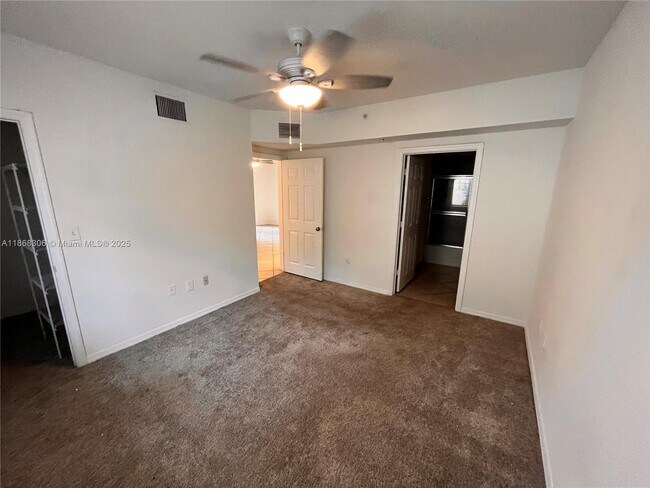 Building Photo - 6529 Emerald Dunes Dr