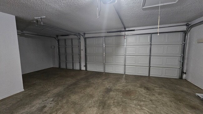 Building Photo - 1700 Kendolph Dr