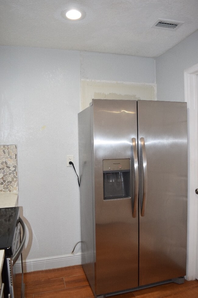 Building Photo - 2718 Viola Ln