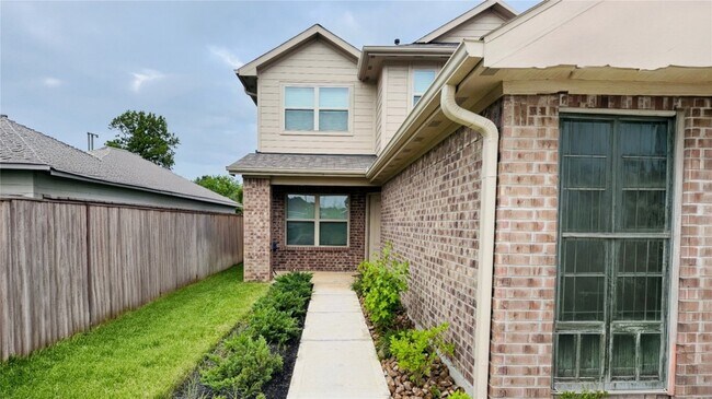 Building Photo - 17722 Grv Hl Dr