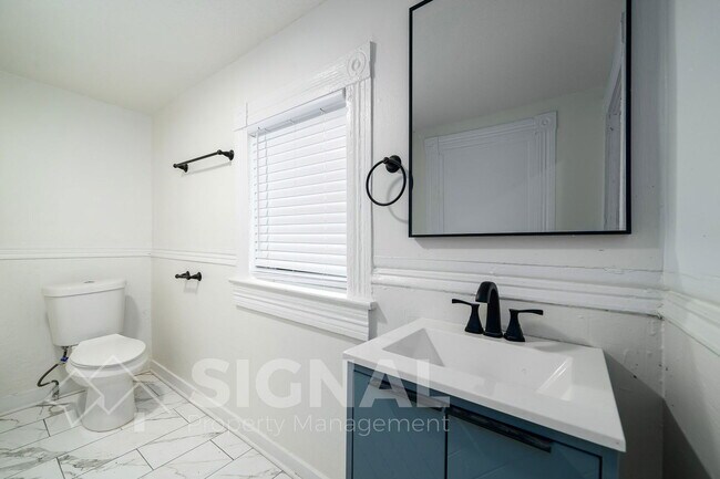 Building Photo - 4808 2nd Ave N