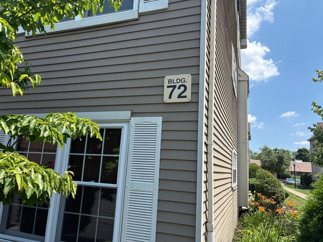 Building Photo - 72304 Delaire Landing Rd