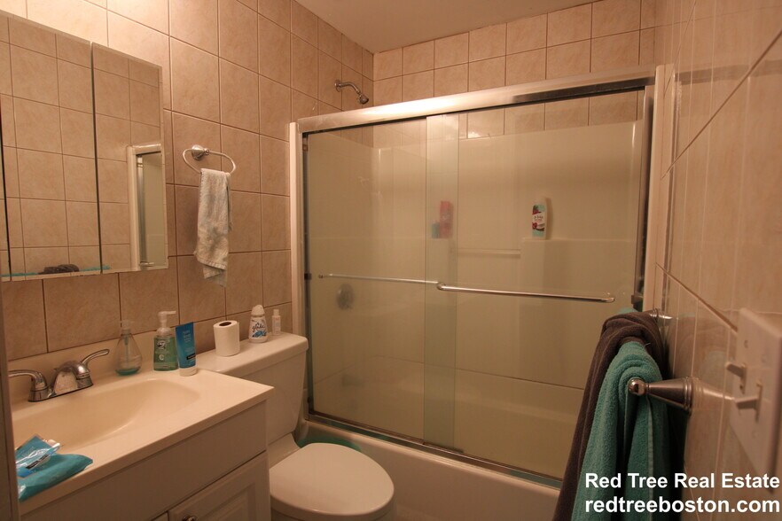 Unit 2 - 1689 Beacon St