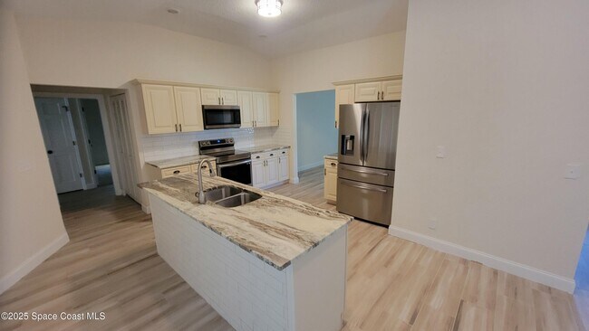 Building Photo - 1209 Bonaventure Dr