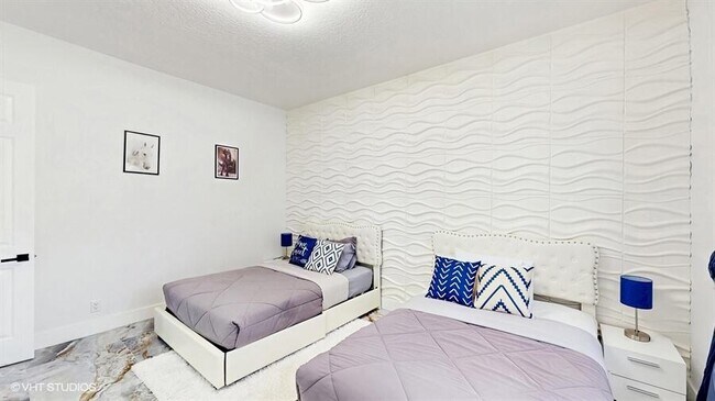 Building Photo - 15700 Carrera Ln