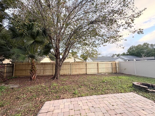 Building Photo - Great 3 BR home ~ Fenced Back Yard ~ A-Rated Oviedo Schools