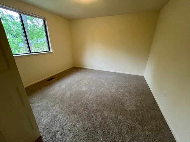 Building Photo - 515 Welsh Rd