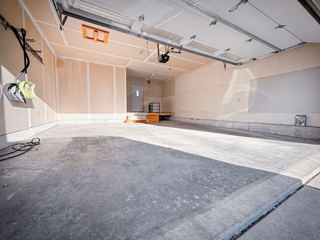 Building Photo - 1139 Cathedral Point Dr