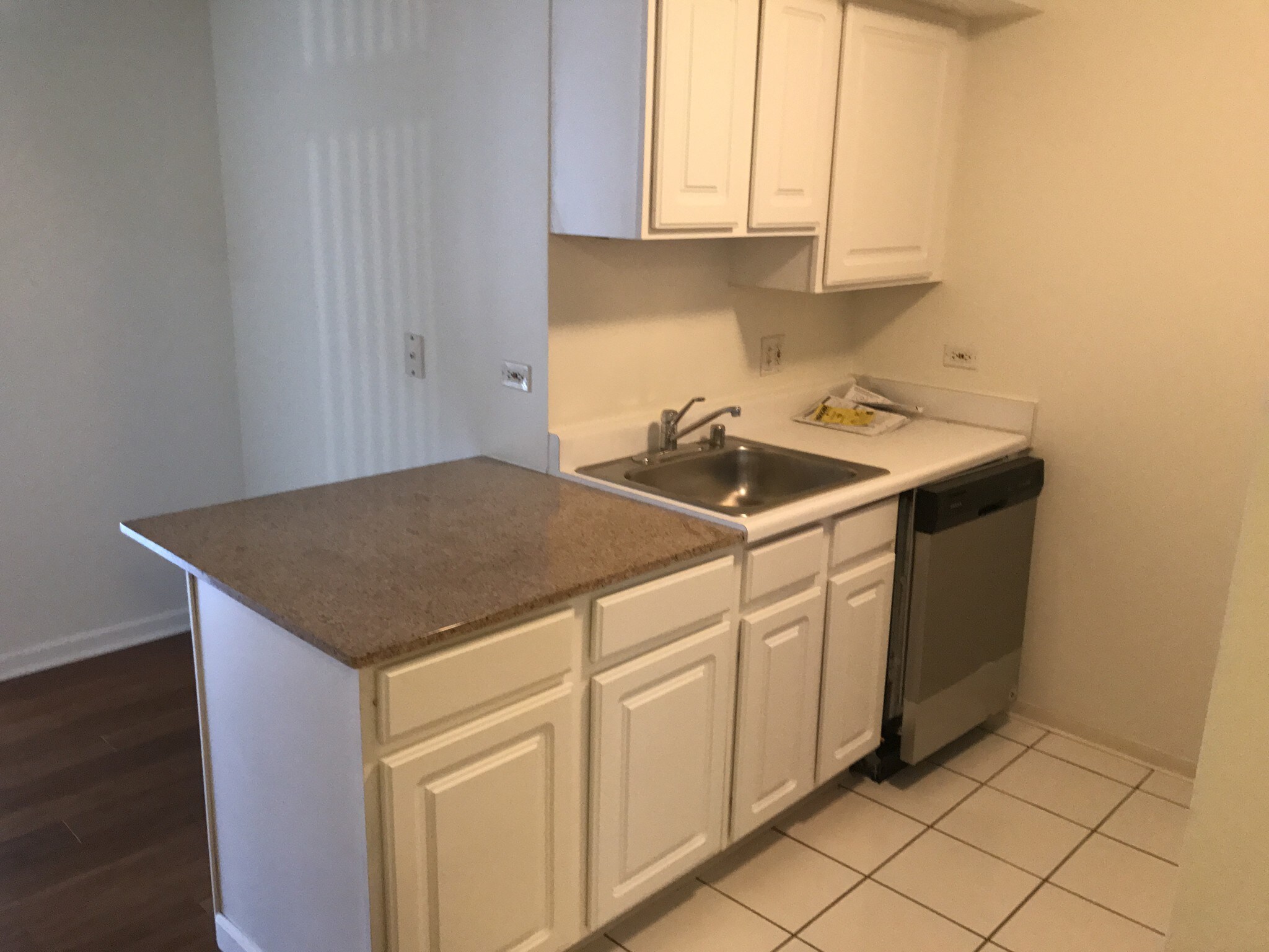 Building Photo - 545 N Dearborn St