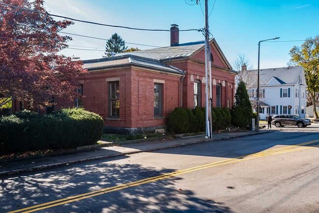 Building Photo - 1110 Washington St