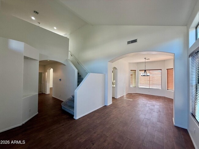 Building Photo - 2431 W Carter Rd