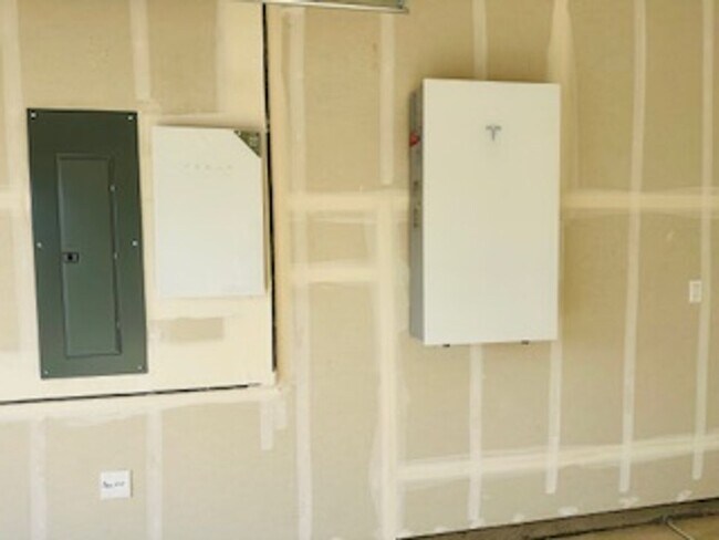 Building Photo - $500 Move In Bonus $2,850 Clovis & Shepherd 4 Bedroom Home, Solar Panels, New Construction - Plum...