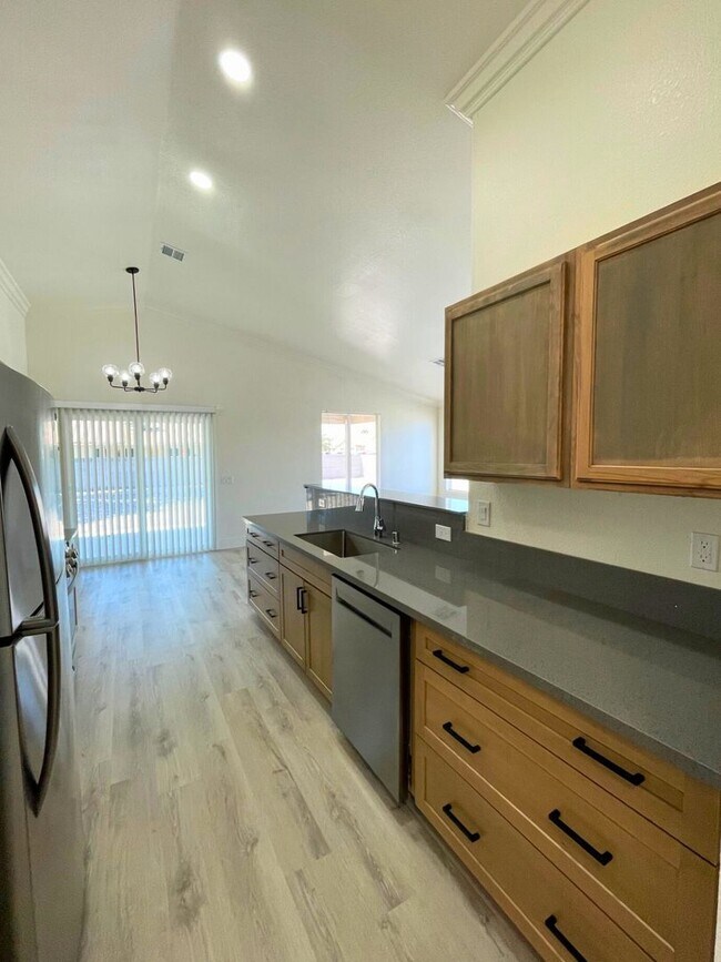 Building Photo - NEWLY RENOVATED 3BD/2BA SINGLE FAMILY HOME IN NORTH LAS VEGAS!