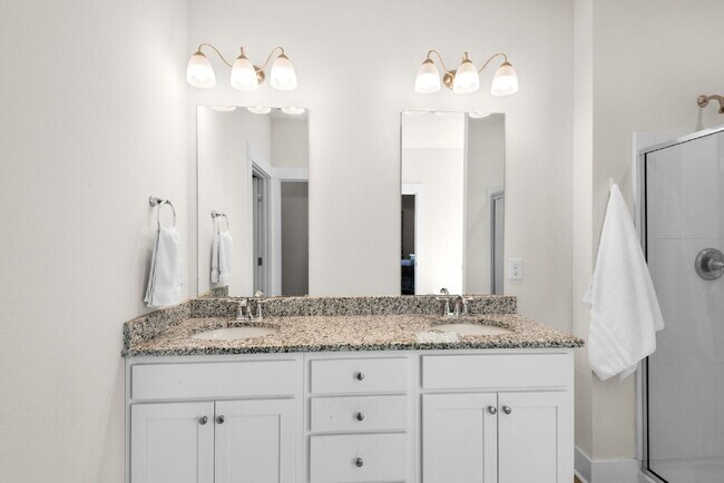 Building Photo - "Charming 4-Bed Oasis with Granite Touches in Gulf Breeze – Electric Included!"