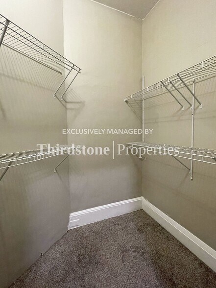 Building Photo - 121 W 6th St