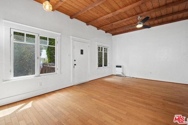 Building Photo - 2515 Elsinore St