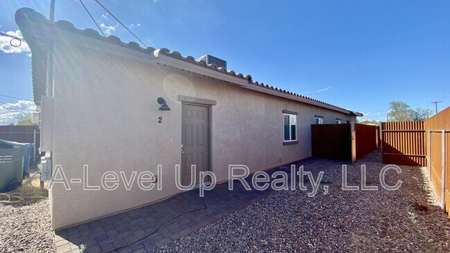Primary Photo - 1522 E 28th St