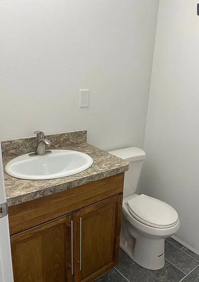 Building Photo - Fully remodeled 3 bed 2 bath