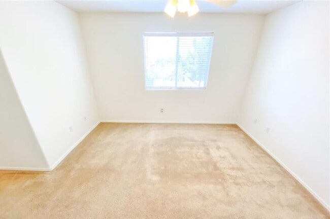 Building Photo - ENJOY THIS STUNNING 3 BEDROOM WITH A TRANQ...