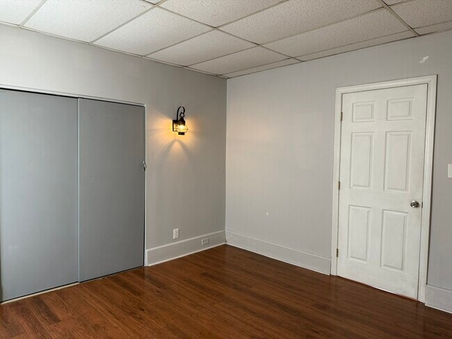 Building Photo - 231 Allen St