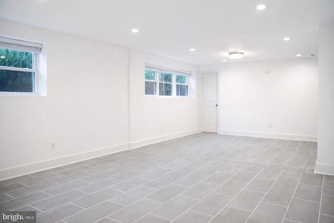 Building Photo - 1633 Kalmia Rd NW