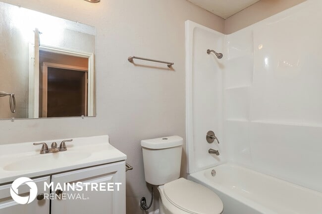 Building Photo - 5934 Lake Bank St