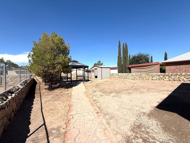 Building Photo - 12309 Tierra Inca Dr