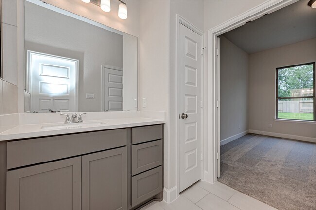 Building Photo - 308 Mullins Ct