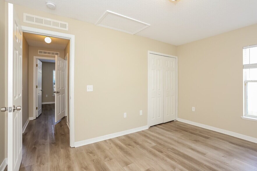 Building Photo - 9236 Caracara Drive