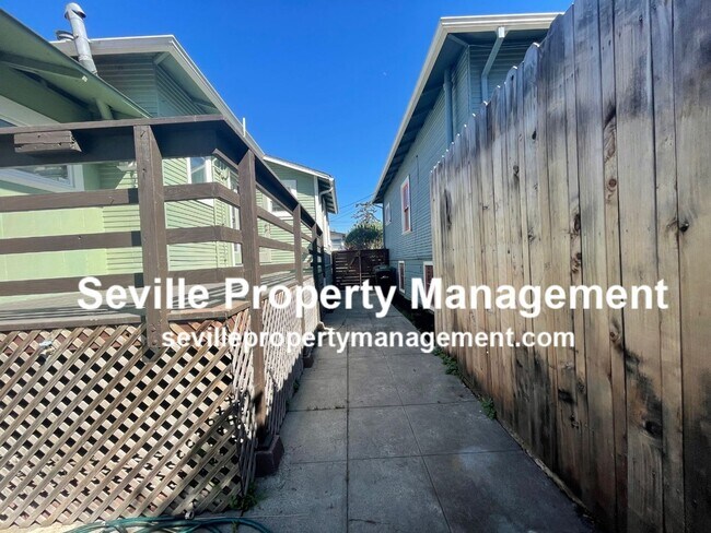 Building Photo - MOVE-IN READY 2+BR House in Prime NOBE neighborhood