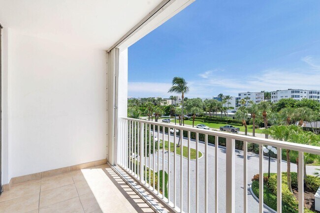 Building Photo - 2860 S Ocean Blvd