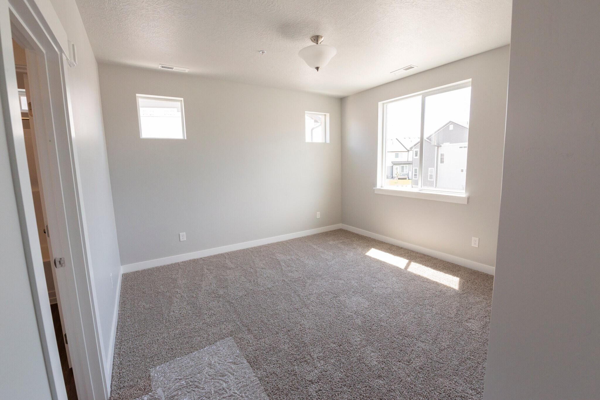 Building Photo - 734 N 260 W