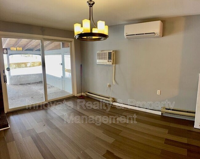 Building Photo - 1126 Sunset Ln