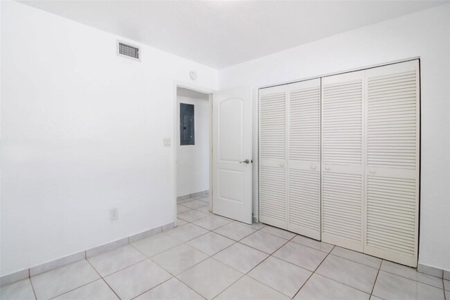 Building Photo - 9680 SW 77th St