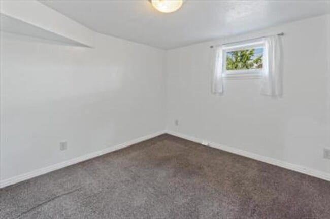 Building Photo - 1263 E Emerson Ave